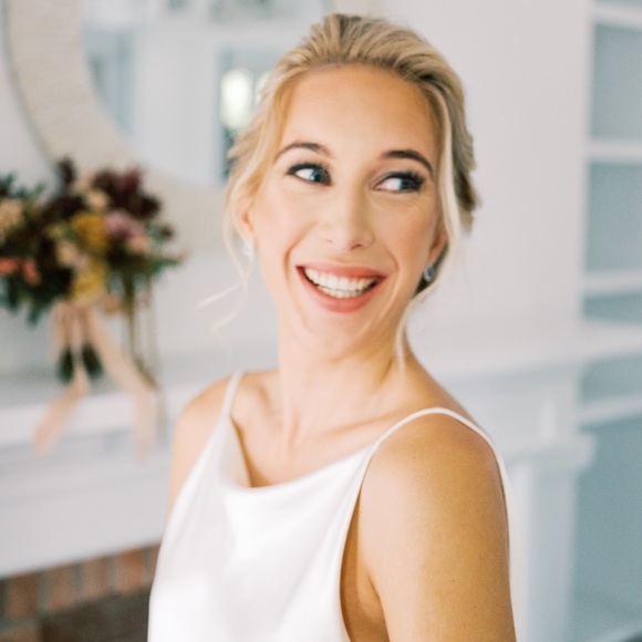 Meet your Posher, Christina - Picture 1 of 1